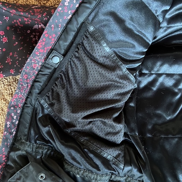 Volcom ski snowboarding jacket - women’s xs - Picture 8 of 11